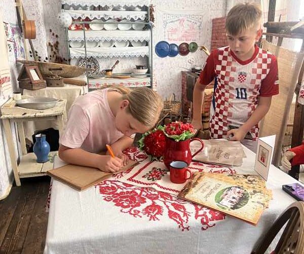 Kada se susretnu baština i strani jezici – učenje njemačkog jezika u Staroj hiži KUD-a Stružec